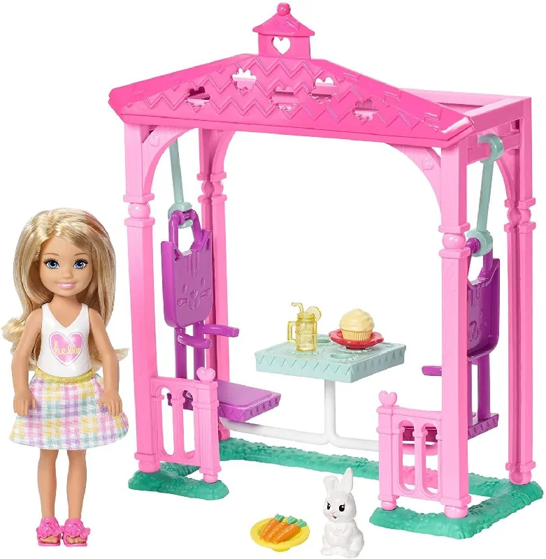 Barbie FDB34 Club Chelsea Doll and Pet Picnic